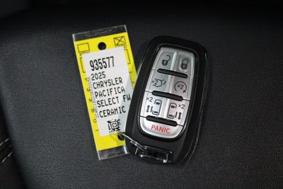 2025 Chrysler Pacifica Select