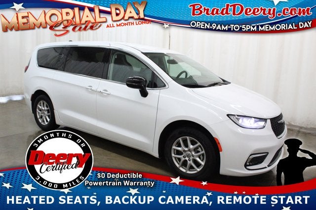2024 Chrysler Pacifica Touring L's photo