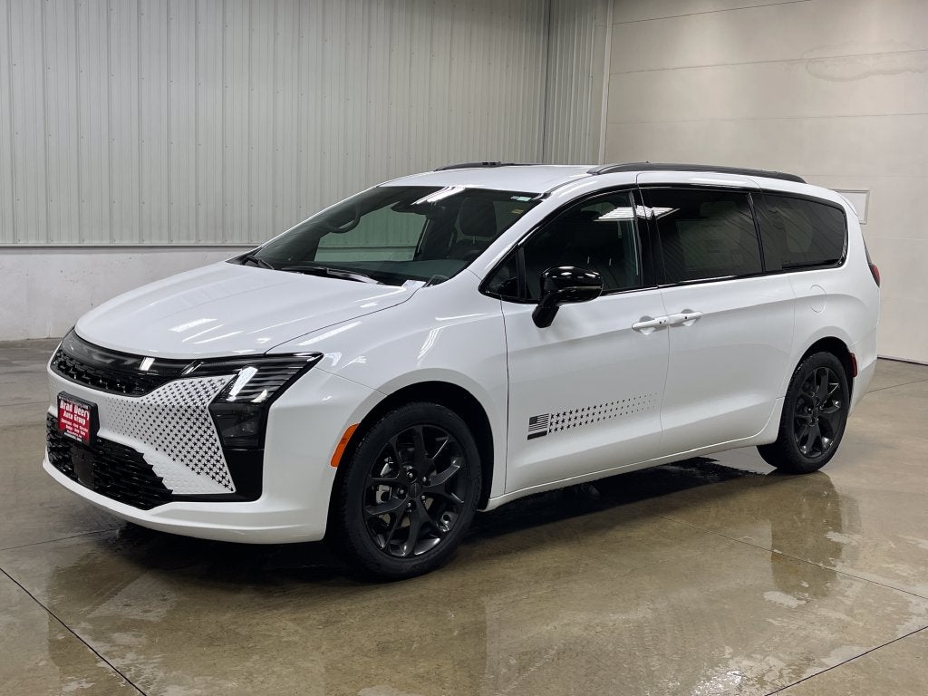 2027 Chrysler Pacifica Select
