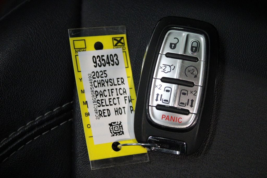 2025 Chrysler Pacifica Select
