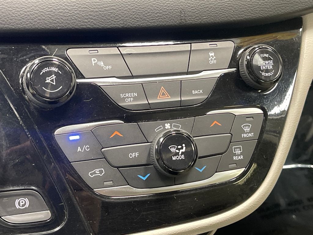 2017 Chrysler Pacifica Touring