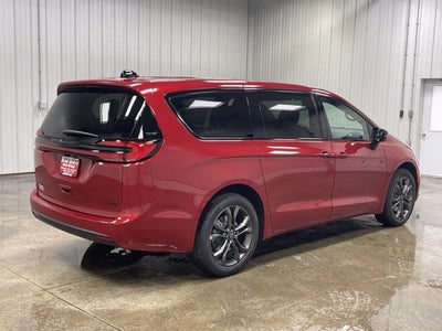 2026 Chrysler Pacifica Select AWD