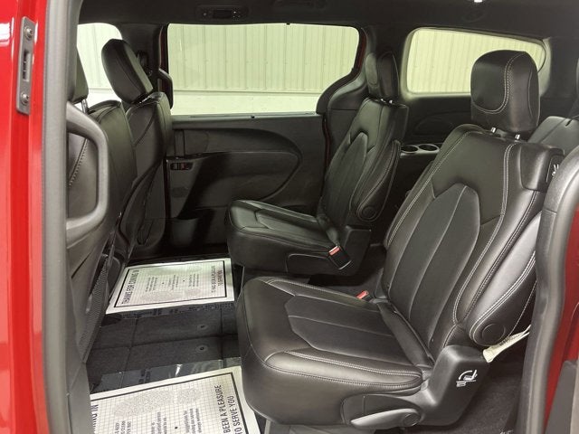 2026 Chrysler Pacifica Select AWD