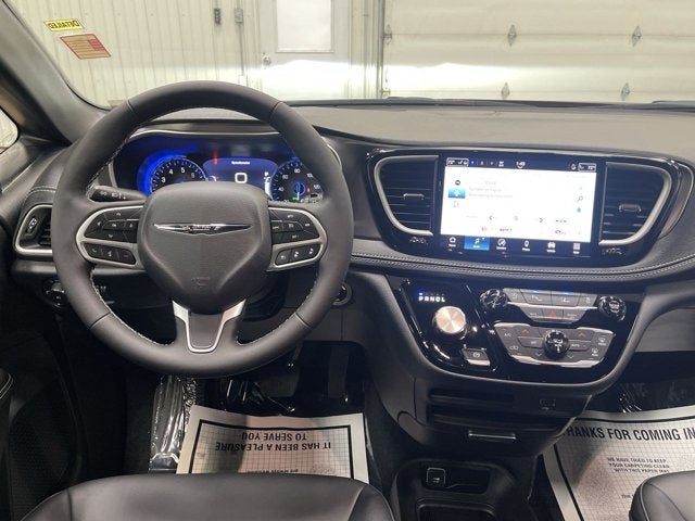 2026 Chrysler Pacifica Select AWD