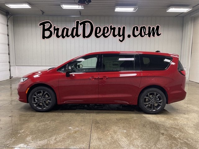 2026 Chrysler Pacifica Select AWD