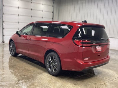 2026 Chrysler Pacifica Select AWD
