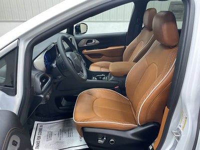 2026 Chrysler Pacifica Pinnacle AWD