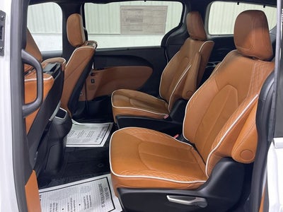 2026 Chrysler Pacifica Pinnacle AWD