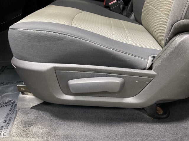 2011 RAM 1500 SLT Reg Cab 4X4