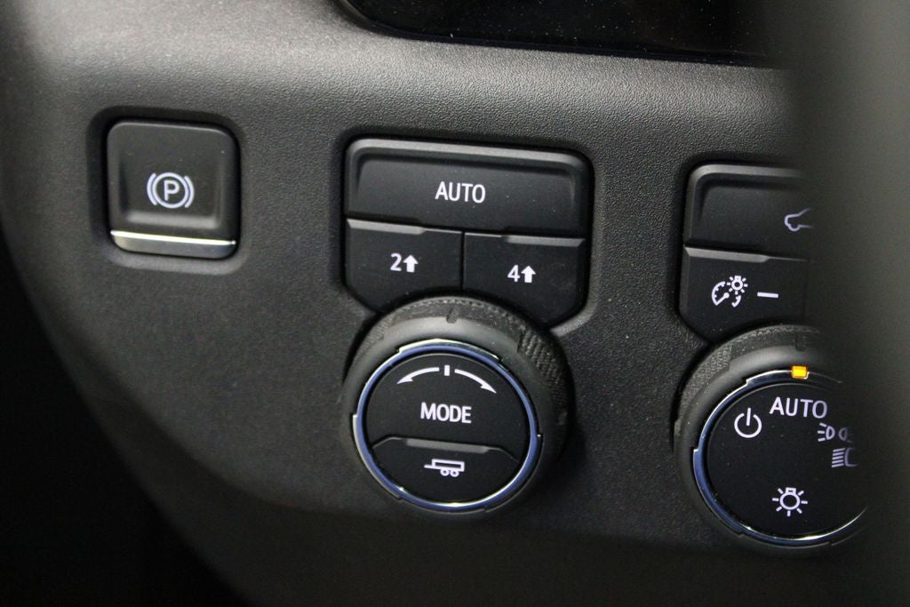 2024 Chevrolet Silverado 1500 LT Crew Cab 4X4