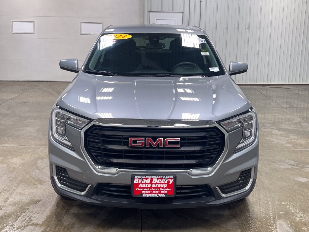 2024 GMC Terrain SLE - Photo 2