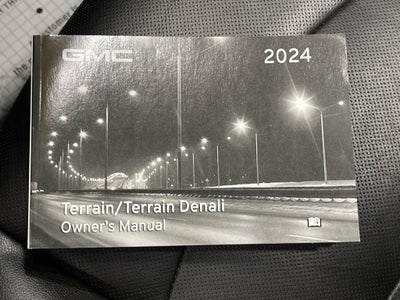 2024 GMC Terrain SLT