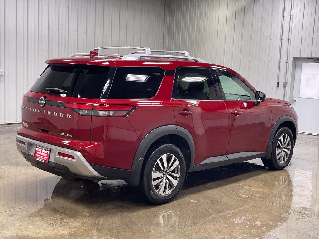 2023 Nissan Pathfinder SL