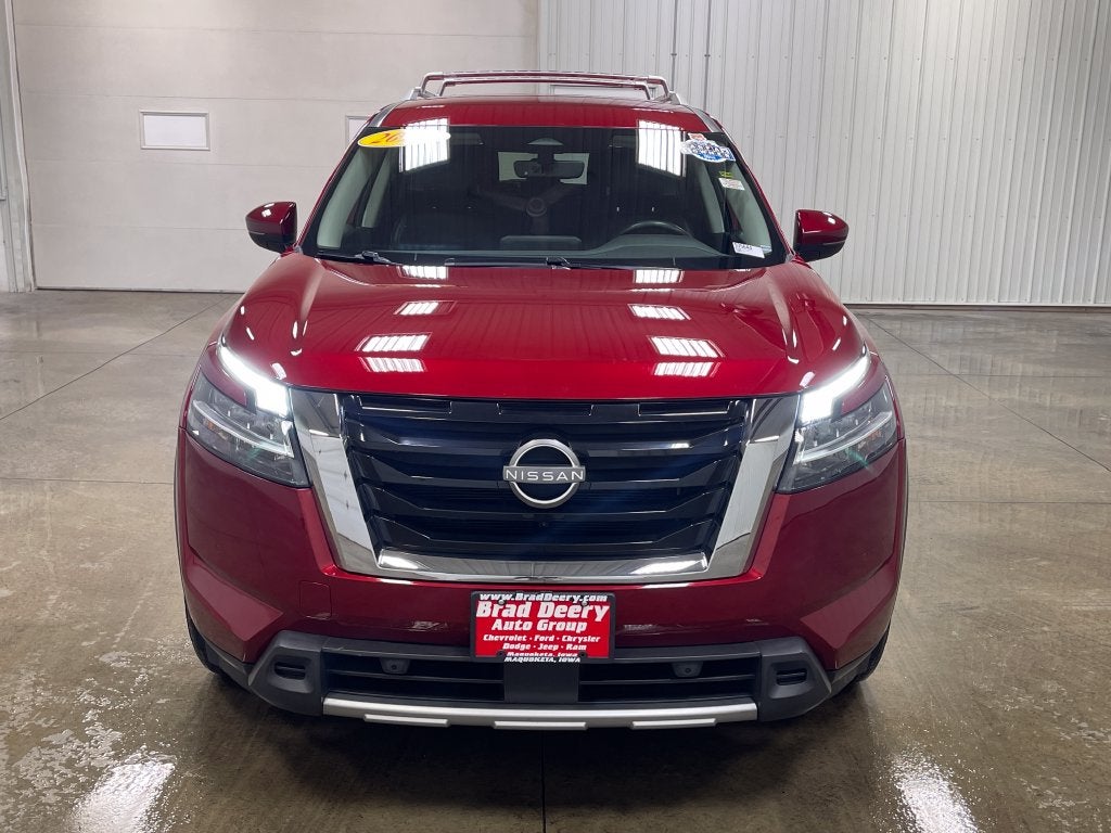 2023 Nissan Pathfinder SL
