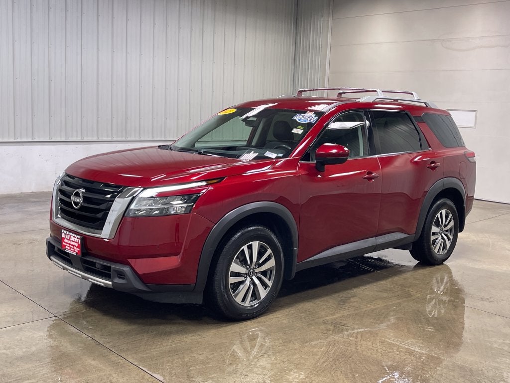 2023 Nissan Pathfinder SL