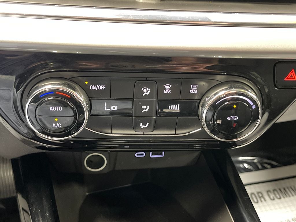 2025 Chevrolet Trax LT - Photo 30