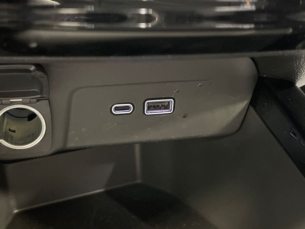 2025 Chevrolet Trax LT - Photo 31